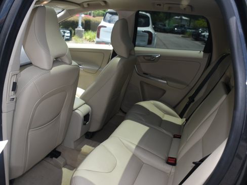 Used 2016 Volvo XC60 T5 Platinum AWD/4WD image 16