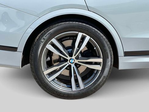 Certified 2024 BMW X7 xDrive40i w/ M Sport Package AWD/4WD image 9