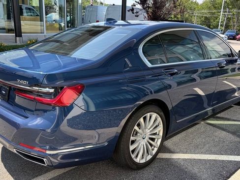 Used 2022 BMW 740i xDrive w/ Premium Package AWD/4WD image 3