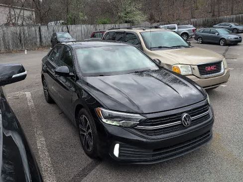 Used 2023 Volkswagen Jetta Sport image 5