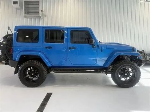Used 2015 Jeep Wrangler Unlimited Sahara AWD/4WD image 2