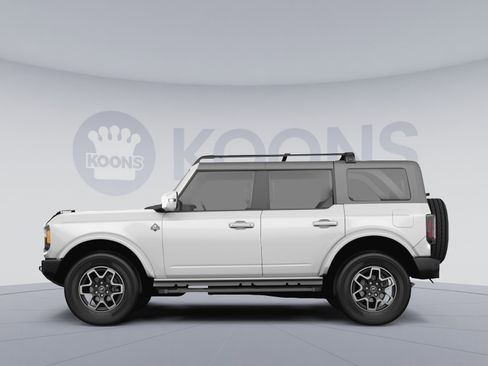 Used 2024 Ford Bronco Outer Banks AWD/4WD image 2