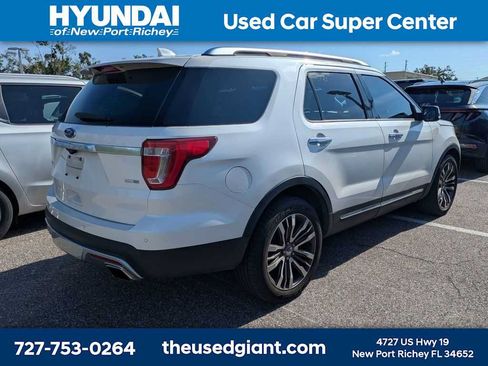 Used 2016 Ford Explorer Platinum AWD/4WD image 2