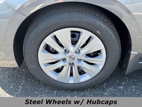 Used 2025 Nissan Sentra S image 14