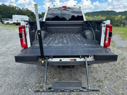 Used 2025 Ford F350 King Ranch AWD/4WD image 8