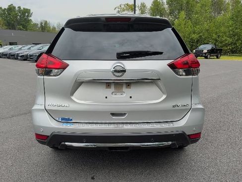 Used 2020 Nissan Rogue SV w/ Sun & Sound Touring Package AWD/4WD image 4