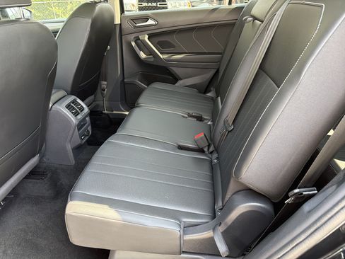 Used 2022 Volkswagen Tiguan SE FWD image 24
