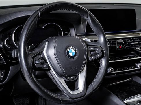 Used 2019 BMW 530e xDrive w/ Convenience Package image 20