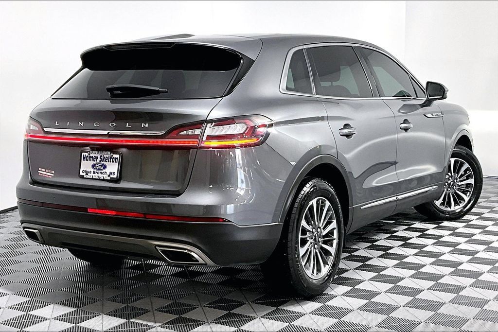 Used 2023 Lincoln Nautilus Reserve FWD image 12