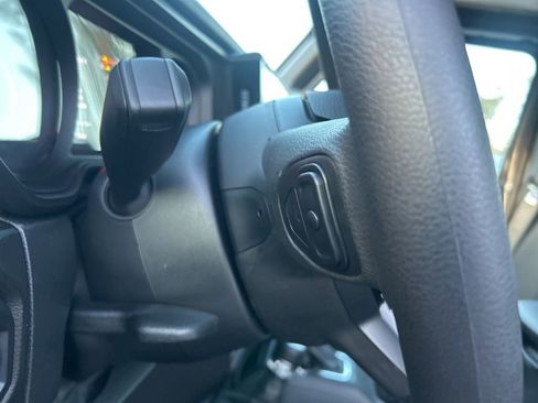 New 2026 Jeep Gladiator Sport AWD/4WD image 36