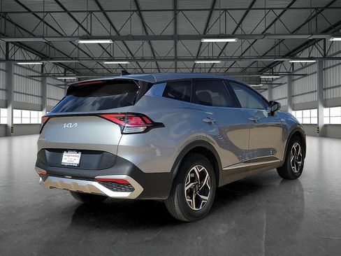 Used 2023 Kia Sportage LX image 4