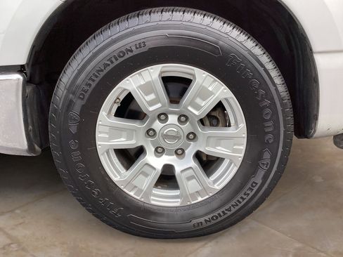Used 2017 Nissan Titan SV RWD image 28