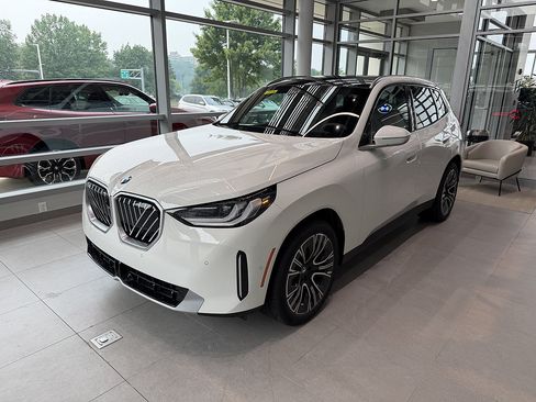 New 2026 BMW X3 xDrive30i w/ Premium Package AWD/4WD image 3