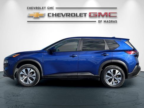 Used 2023 Nissan Rogue SV image 6