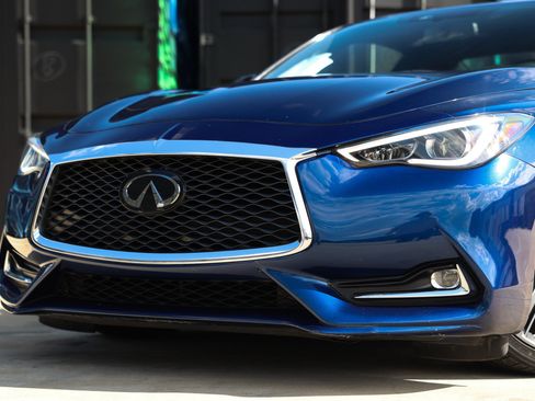 Used 2019 INFINITI Q60 Red Sport 400 RWD image 34