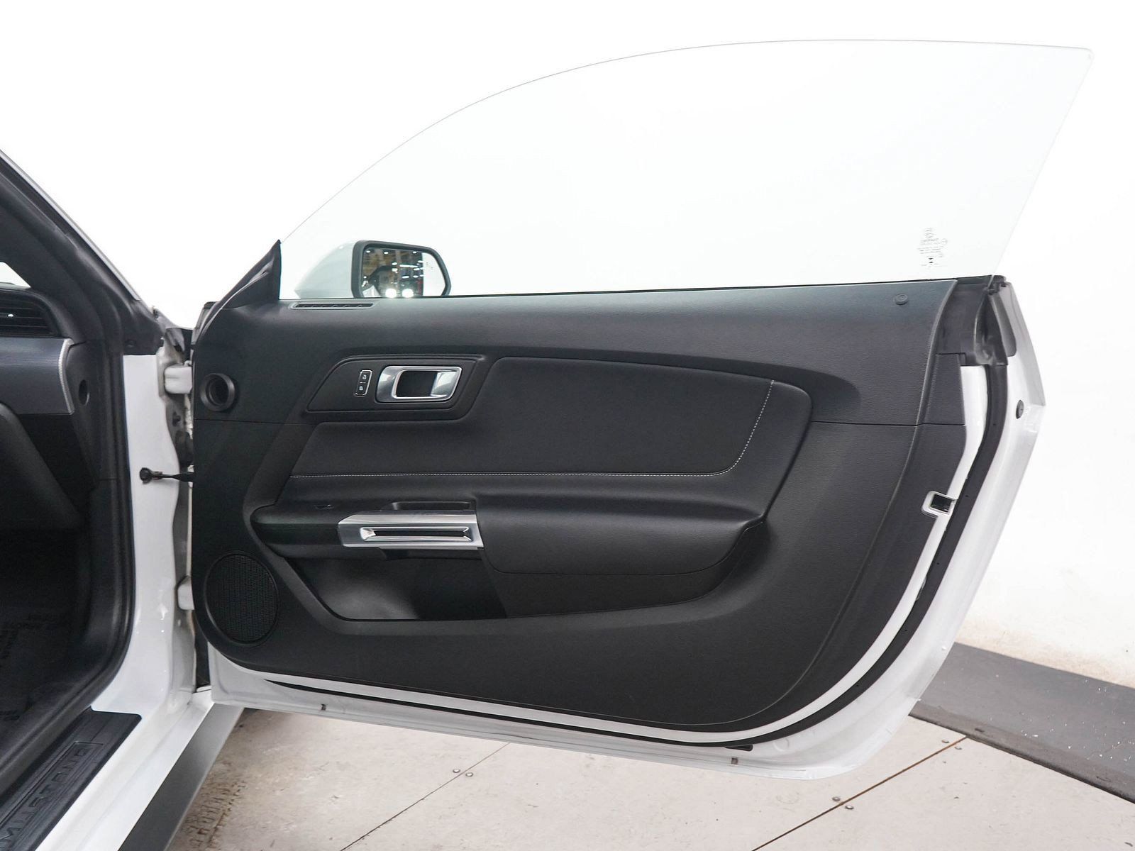 Used 2022 Ford Mustang GT RWD image 9