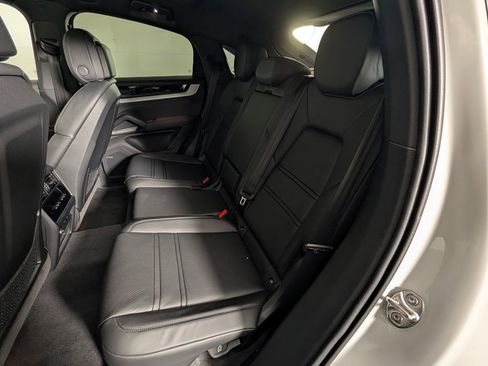New 2026 Porsche Cayenne Coupe AWD/4WD image 24