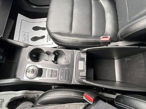 Certified 2022 Ford Escape SEL AWD/4WD image 13