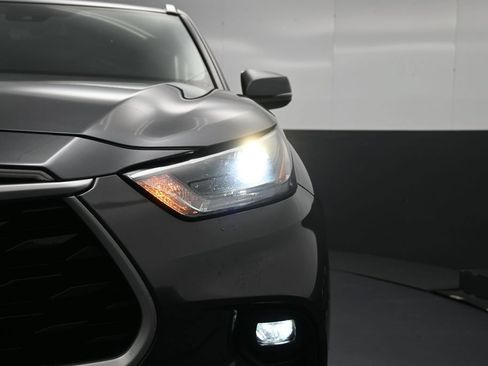 Used 2021 Toyota Highlander XLE FWD image 10
