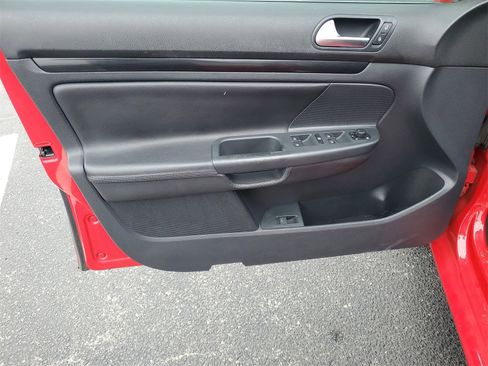 Used 2014 Volkswagen Jetta SportWagen image 8