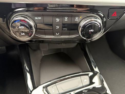 New 2026 Chevrolet Trax LT image 21