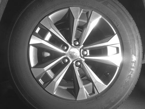 Used 2025 Chevrolet Equinox LT FWD image 14