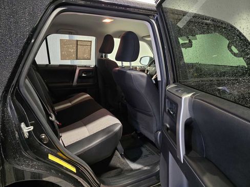 Used 2015 Toyota 4Runner SR5 image 12