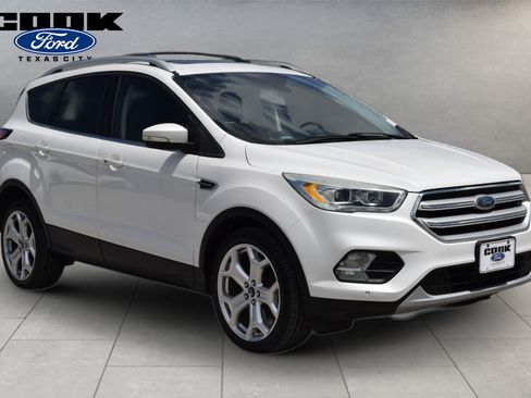 Used 2018 Ford Escape Titanium FWD image 2
