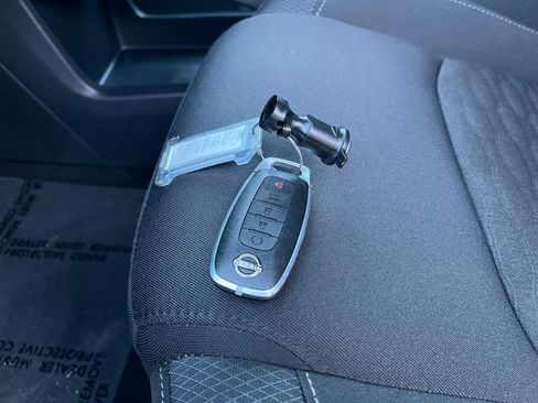 Used 2025 Nissan Pathfinder SV image 22