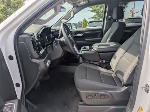 Used 2024 GMC Sierra 1500 SLE w/ X31 Off-Road Package AWD/4WD image 18