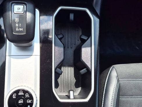 Used 2025 Mitsubishi Outlander SE AWD/4WD image 23