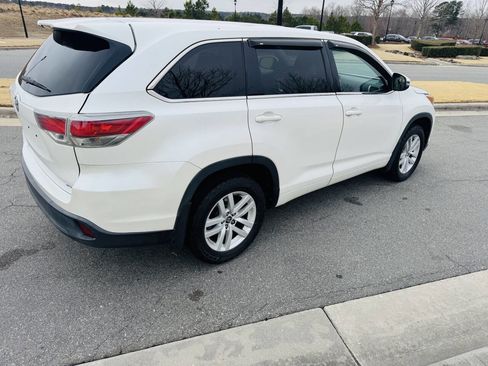 Used 2016 Toyota Highlander LE image 4