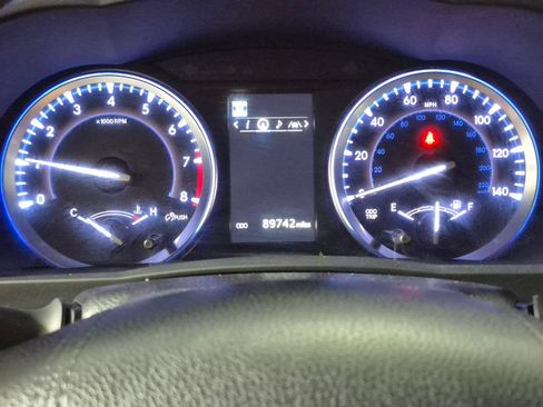 Used 2018 Toyota Highlander XLE AWD/4WD image 14