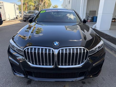 Used 2022 BMW 740i xDrive w/ M Sport Package image 8