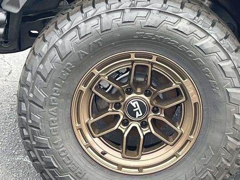 New 2025 Ford Bronco Badlands image 36