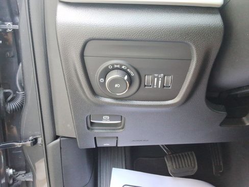 Used 2023 Jeep Grand Cherokee Limited AWD/4WD image 20
