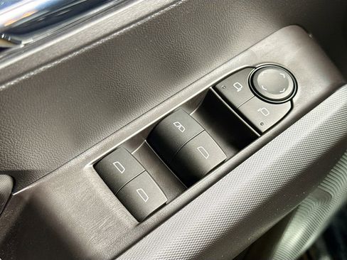 New 2026 GMC Canyon Elevation w/ Convenience Package image 18