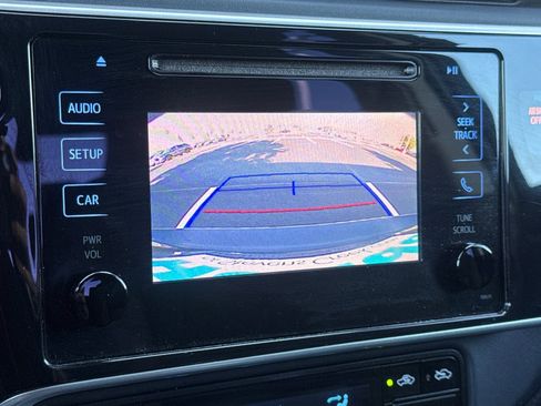 Used 2018 Toyota Corolla LE FWD image 25