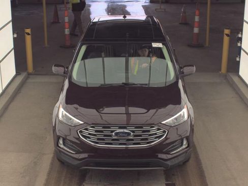 Used 2022 Ford Edge SEL w/ Convenience Package image 3