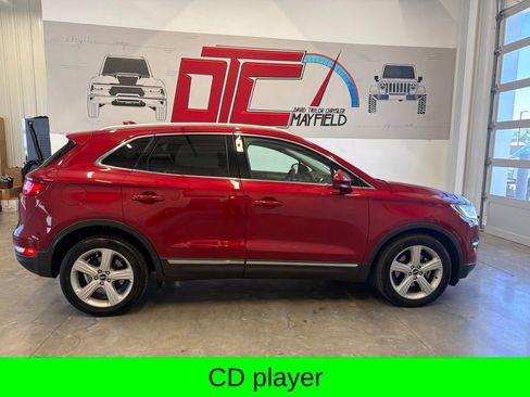 Used 2017 Lincoln MKC Premiere FWD image 2