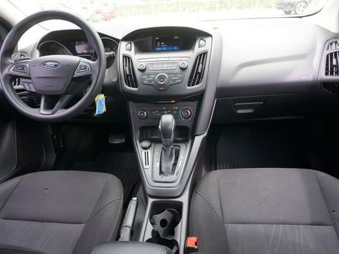 Used 2018 Ford Focus SE w/ Interior Protection Package FWD image 6