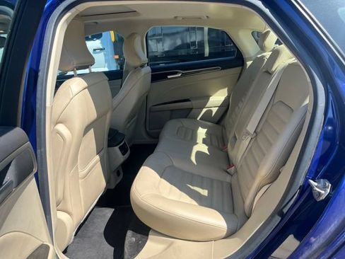 Used 2016 Ford Fusion SE w/ Equipment Group 202A AWD/4WD image 9