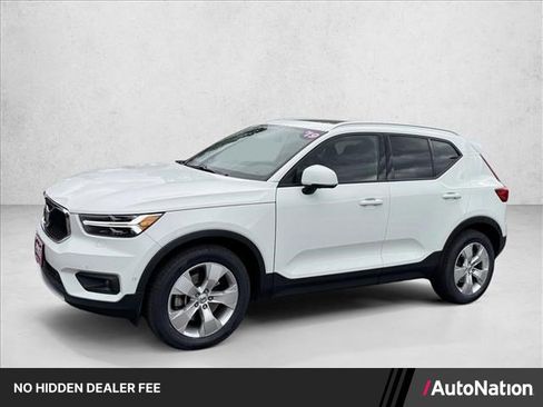 Used 2019 Volvo XC40 T5 Momentum AWD/4WD image 1