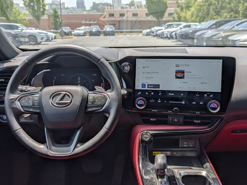 Used 2024 Lexus NX 250 FWD image 17