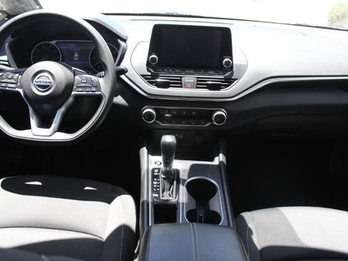 Used 2022 Nissan Altima 2.5 SV FWD image 17