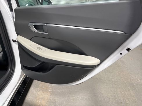 Used 2025 Hyundai Sonata SEL FWD image 11