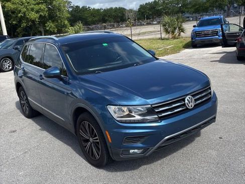 Used 2018 Volkswagen Tiguan SEL image 4