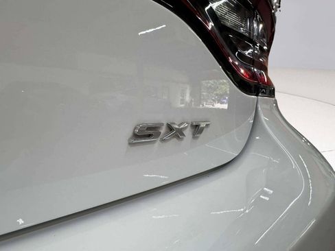 Used 2017 Dodge Charger SXT w/ AWD Plus Group image 18