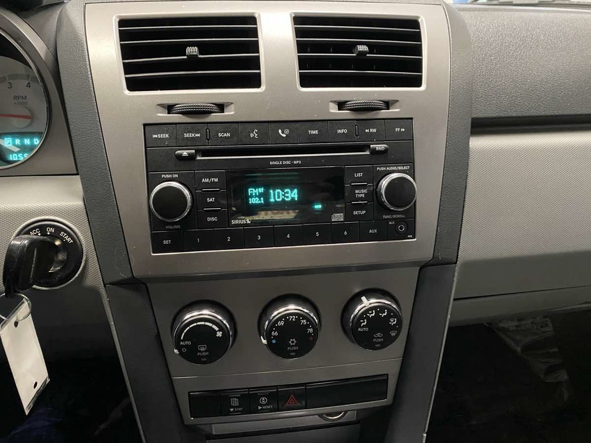 Used 2008 Dodge Avenger SXT w/ Premium Convenience Group FWD image 16
