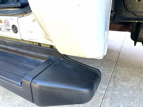 Used 2016 Ford F550 2WD Regular Cab Super Duty image 17